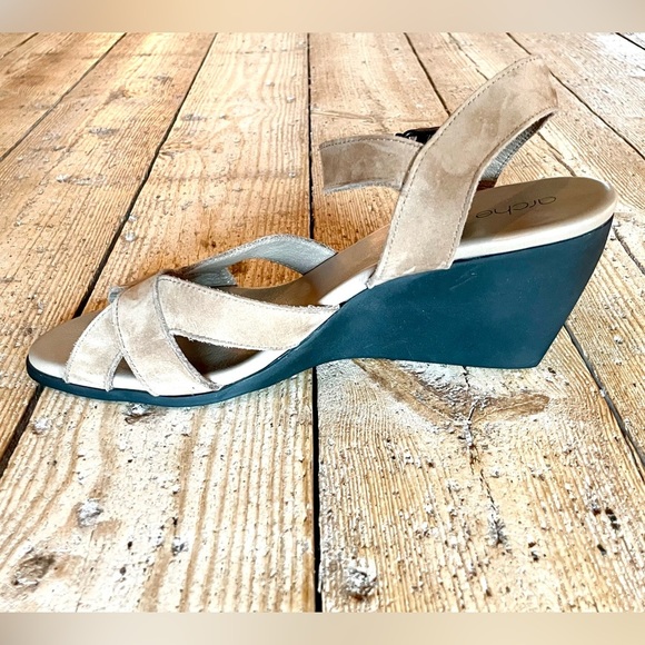 Arche Egowa Tan Suede Wedge Sandals Women’s Size 41 / 9.5 Buckle Strap - Picture 6 of 9